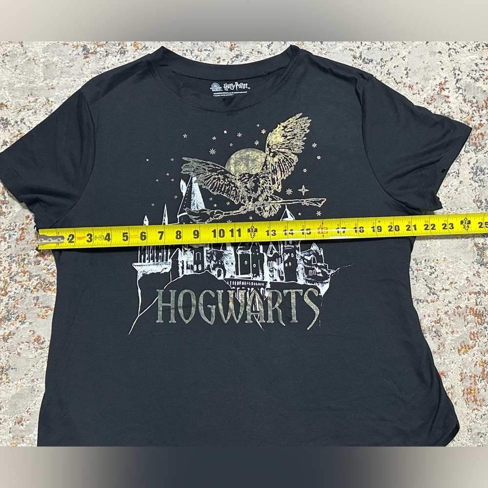 WIZARDING WORLD of HARRY POTTER Hogwarts black & gold T-shirt size XL 15/17 - Picture 5 of 7